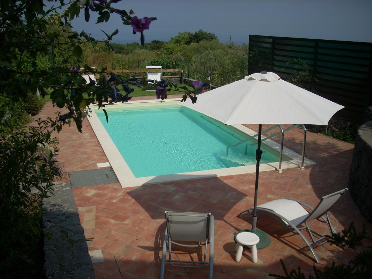 La corte di Bafè B&B Slow Life Zafferana Etnea Extérieur photo