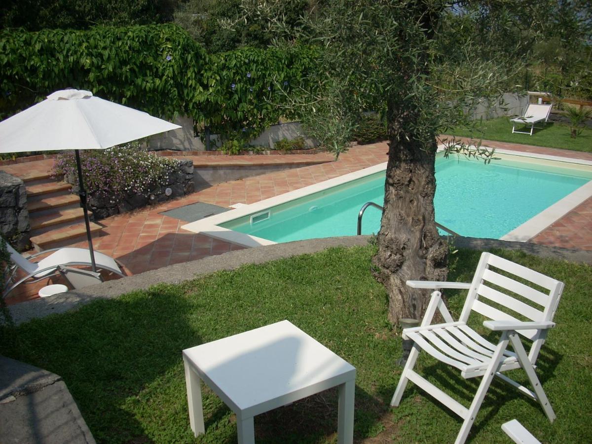 La corte di Bafè B&B Slow Life Zafferana Etnea Extérieur photo