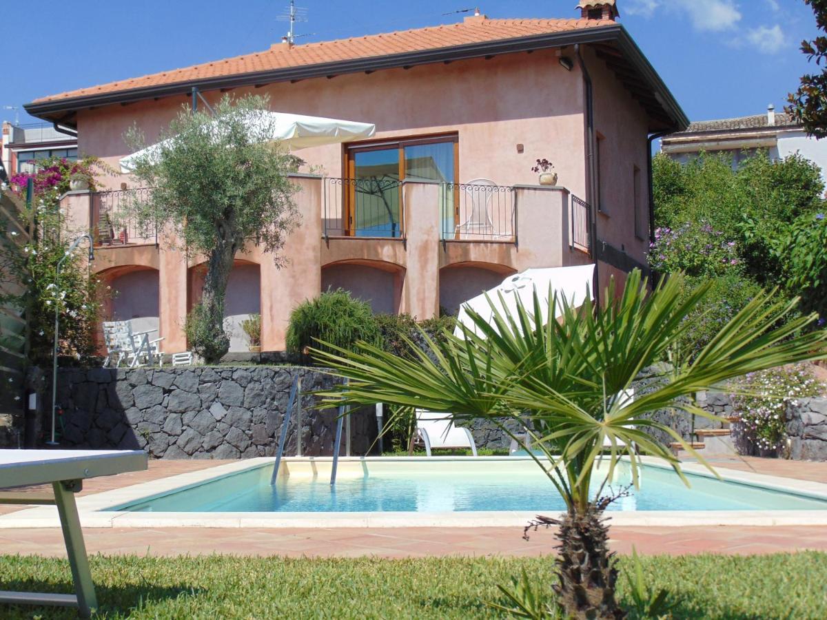 La corte di Bafè B&B Slow Life Zafferana Etnea Extérieur photo